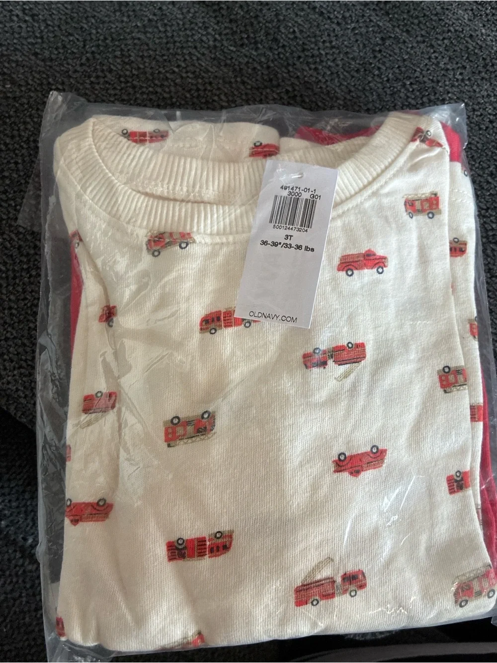 Old Navy 3-Pack Long-Sleeve Tees in Red, Gray & Cream Car Print